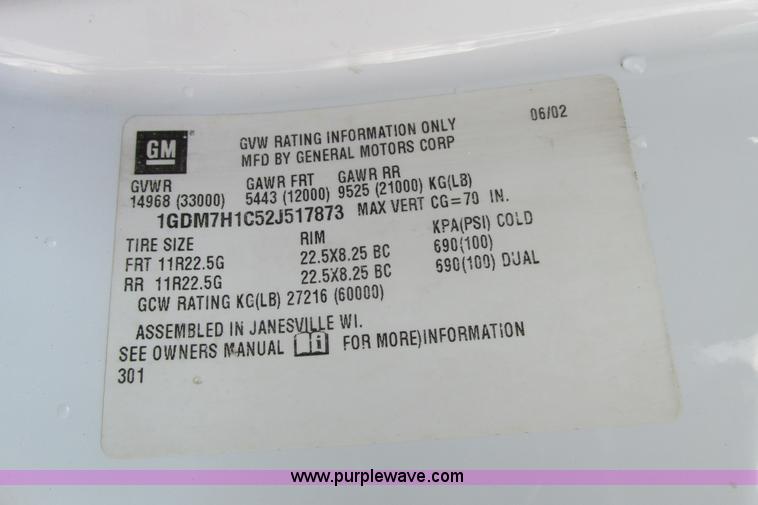 image for item J3645 2002 GMC C7500 dump truck