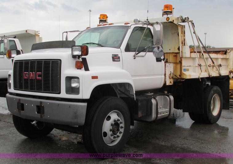 image for item J3648 2000 GMC C7500 dump truck