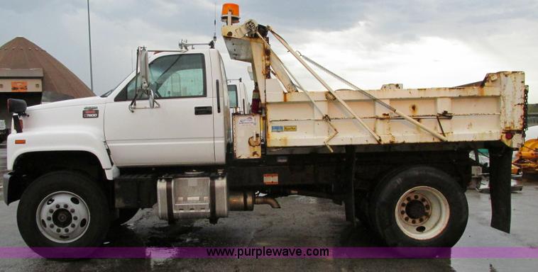 image for item J3648 2000 GMC C7500 dump truck