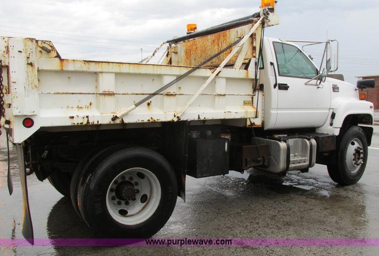 image for item J3648 2000 GMC C7500 dump truck