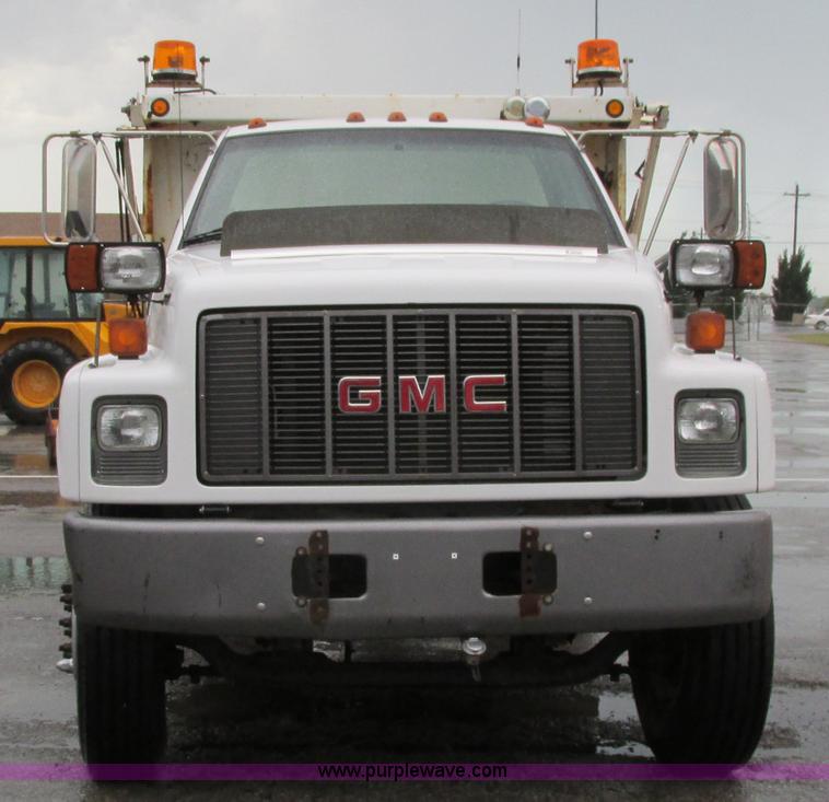 image for item J3648 2000 GMC C7500 dump truck