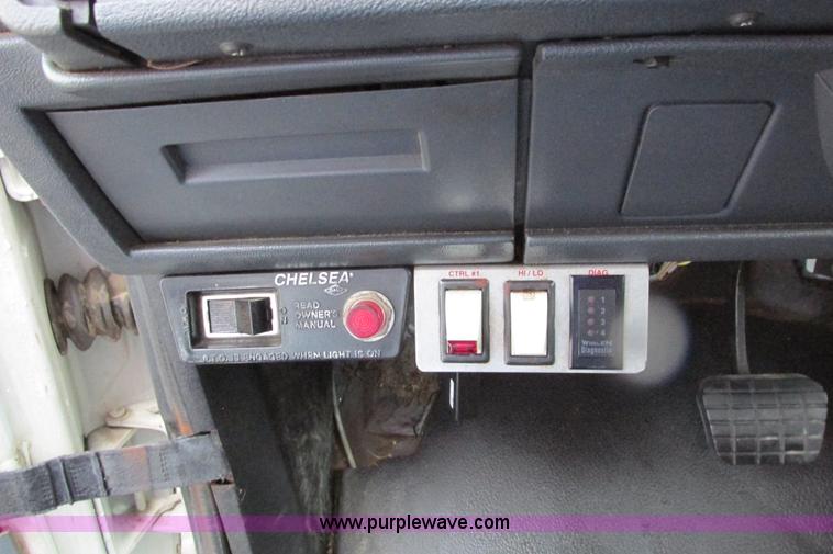 image for item J3648 2000 GMC C7500 dump truck