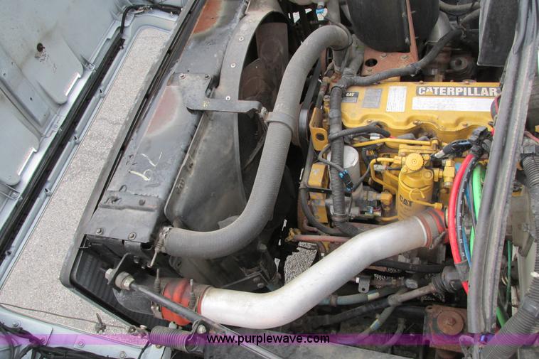 image for item J3648 2000 GMC C7500 dump truck