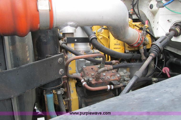 image for item J3648 2000 GMC C7500 dump truck