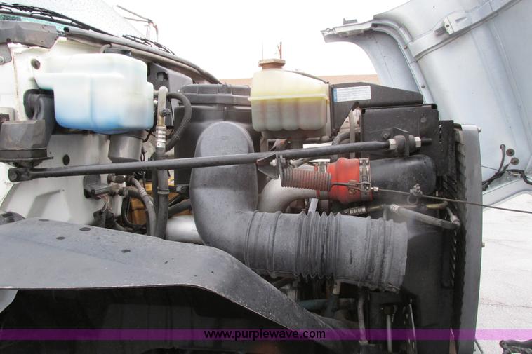 image for item J3648 2000 GMC C7500 dump truck