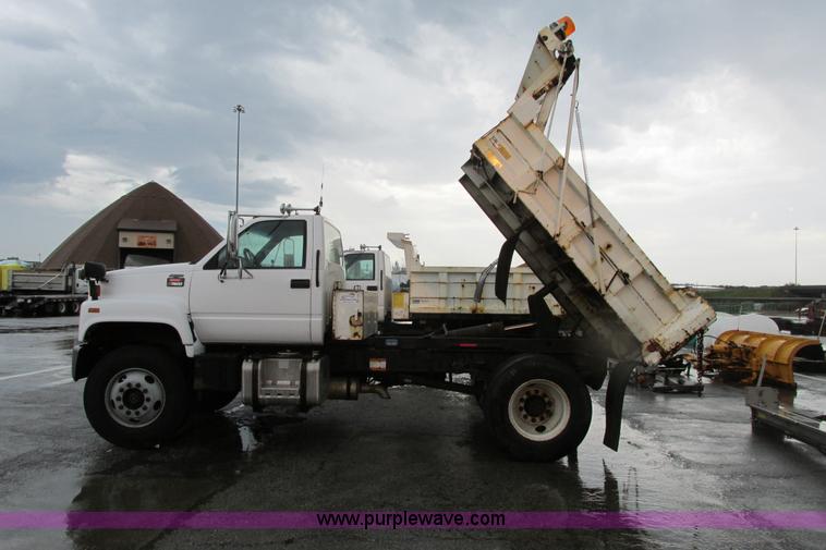 image for item J3648 2000 GMC C7500 dump truck