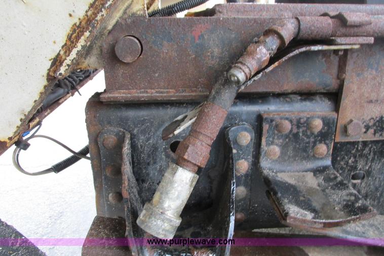 image for item J3648 2000 GMC C7500 dump truck