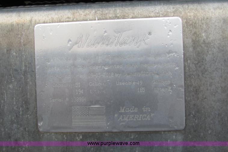 image for item J3648 2000 GMC C7500 dump truck