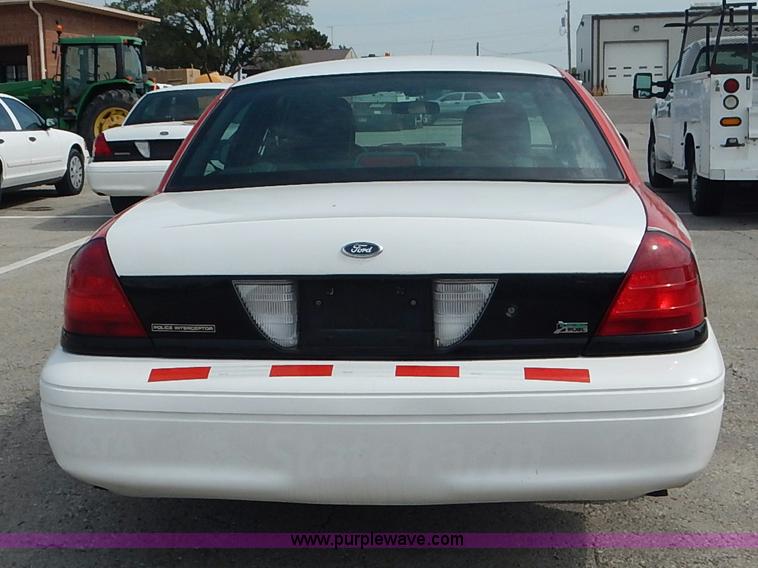 image for item J6383 2011 Ford Crown Victoria Police Interceptor