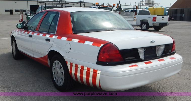 image for item J6383 2011 Ford Crown Victoria Police Interceptor