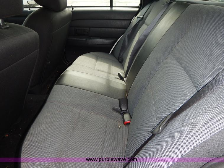 image for item J6383 2011 Ford Crown Victoria Police Interceptor