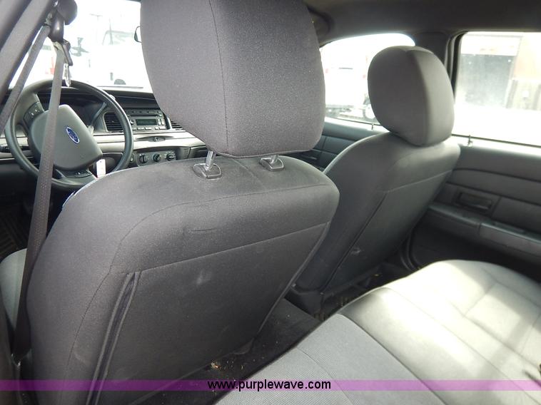 image for item J6383 2011 Ford Crown Victoria Police Interceptor