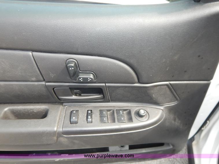 image for item J6383 2011 Ford Crown Victoria Police Interceptor