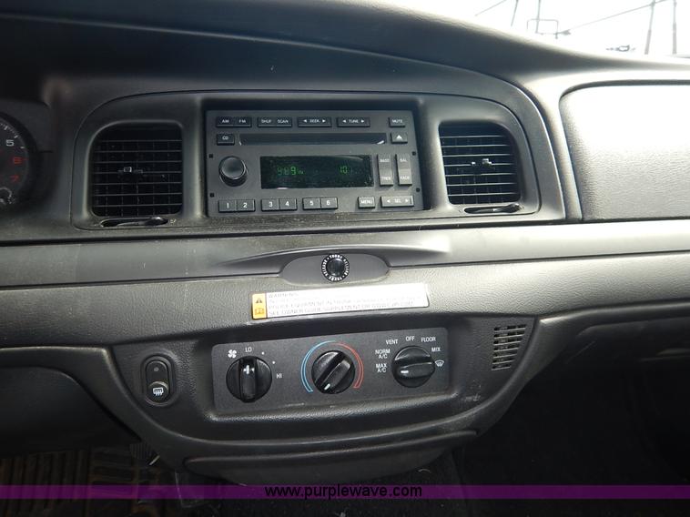 image for item J6383 2011 Ford Crown Victoria Police Interceptor