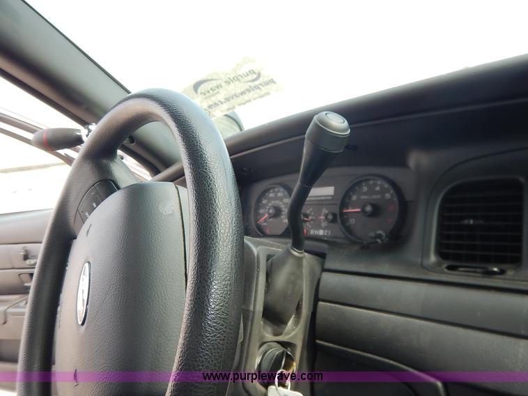 image for item J6383 2011 Ford Crown Victoria Police Interceptor