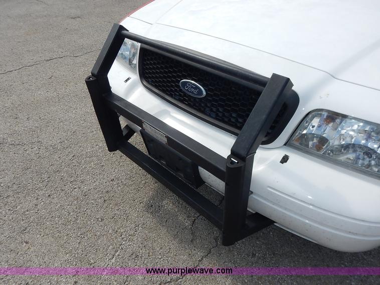 image for item J6383 2011 Ford Crown Victoria Police Interceptor