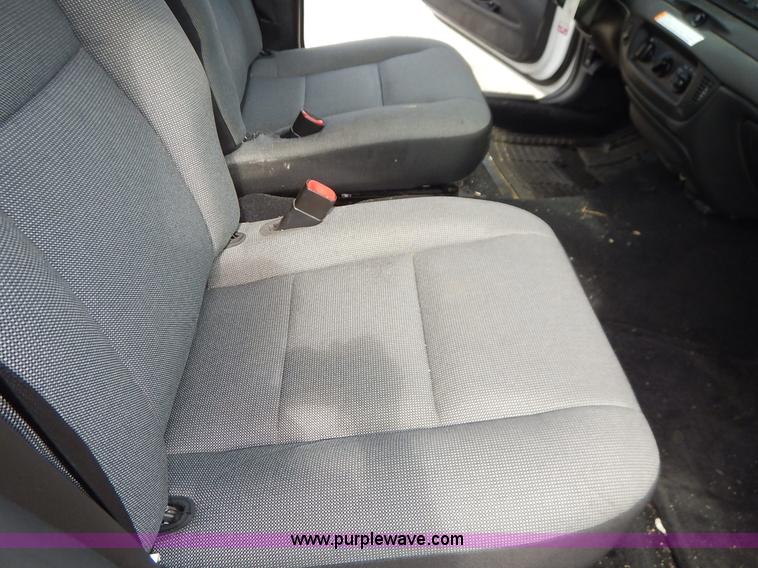 image for item J6383 2011 Ford Crown Victoria Police Interceptor