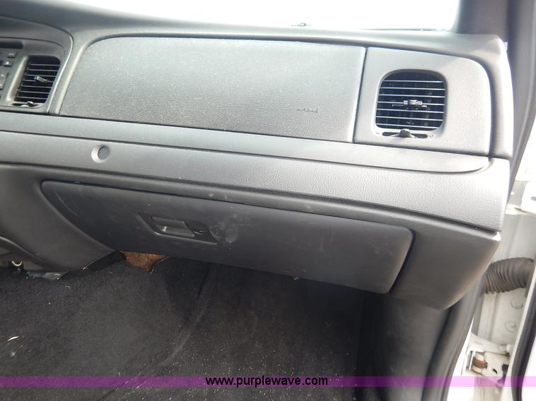 image for item J6383 2011 Ford Crown Victoria Police Interceptor