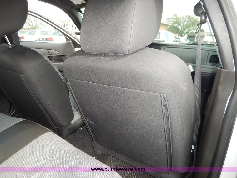 image for item J6383 2011 Ford Crown Victoria Police Interceptor