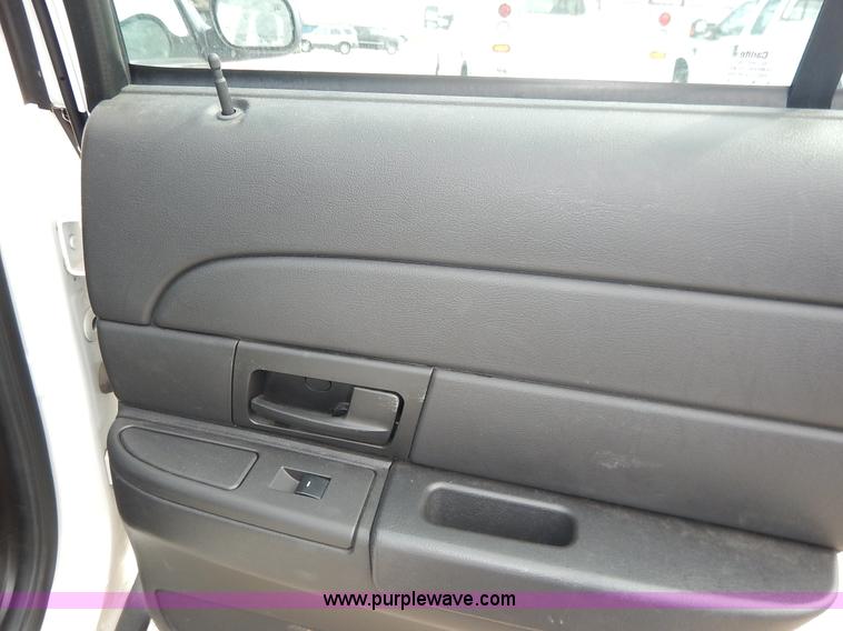 image for item J6383 2011 Ford Crown Victoria Police Interceptor