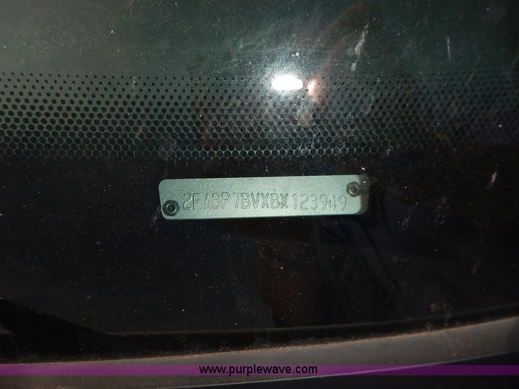 image for item J6383 2011 Ford Crown Victoria Police Interceptor