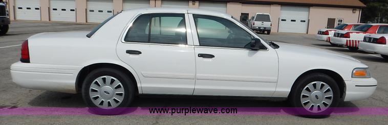 image for item J6384 2011 Ford Crown Victoria Police Interceptor