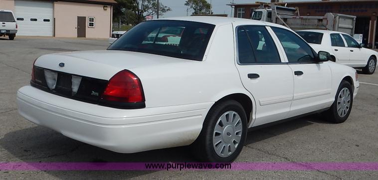 image for item J6384 2011 Ford Crown Victoria Police Interceptor