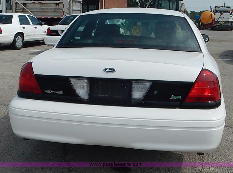 image for item J6384 2011 Ford Crown Victoria Police Interceptor