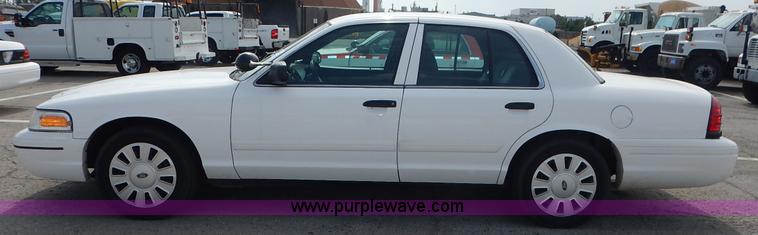 image for item J6384 2011 Ford Crown Victoria Police Interceptor