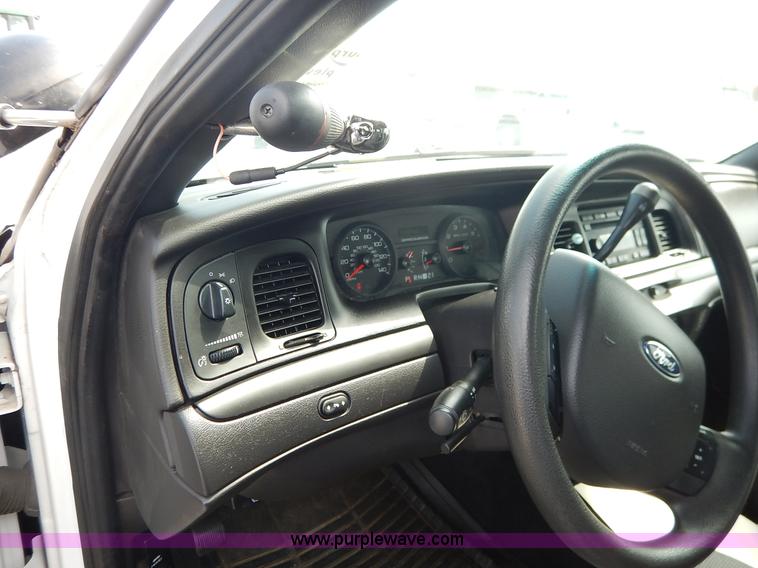 image for item J6384 2011 Ford Crown Victoria Police Interceptor