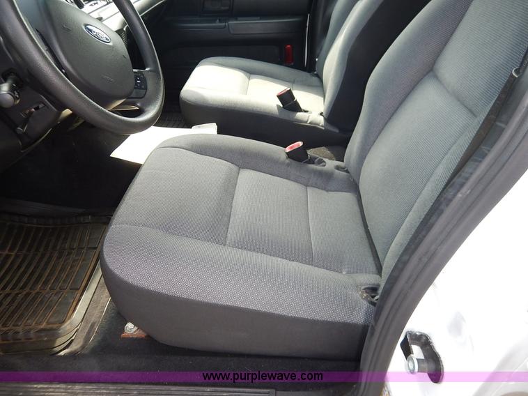 image for item J6384 2011 Ford Crown Victoria Police Interceptor