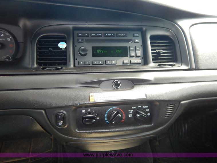 image for item J6384 2011 Ford Crown Victoria Police Interceptor