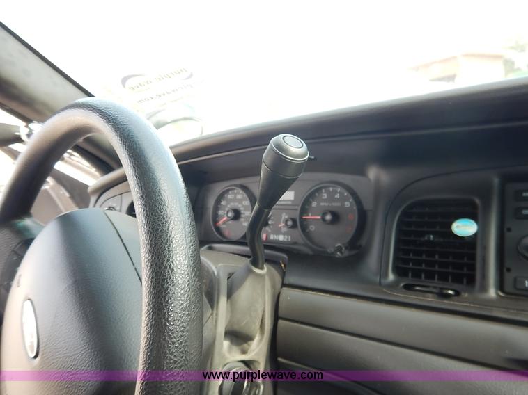 image for item J6384 2011 Ford Crown Victoria Police Interceptor