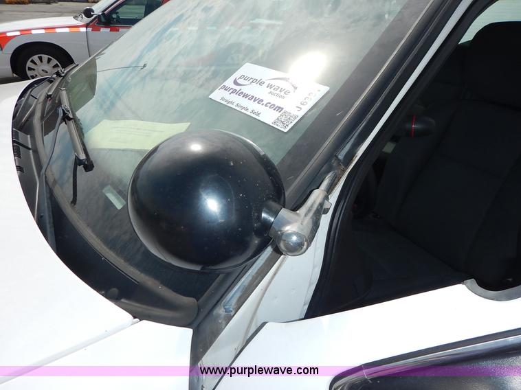 image for item J6384 2011 Ford Crown Victoria Police Interceptor