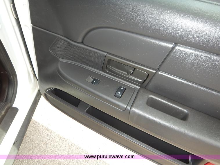 image for item J6384 2011 Ford Crown Victoria Police Interceptor