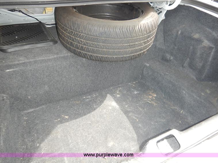 image for item J6384 2011 Ford Crown Victoria Police Interceptor