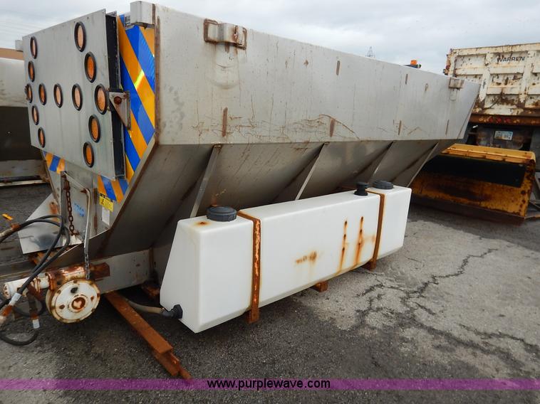 image for item J6405 Flink sand/salt spreader