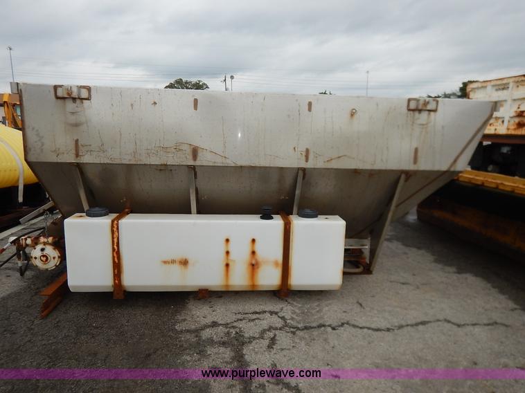 image for item J6405 Flink sand/salt spreader