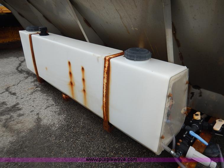 image for item J6405 Flink sand/salt spreader