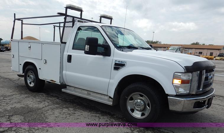 image for item J6406 2008 Ford F250 utility truck