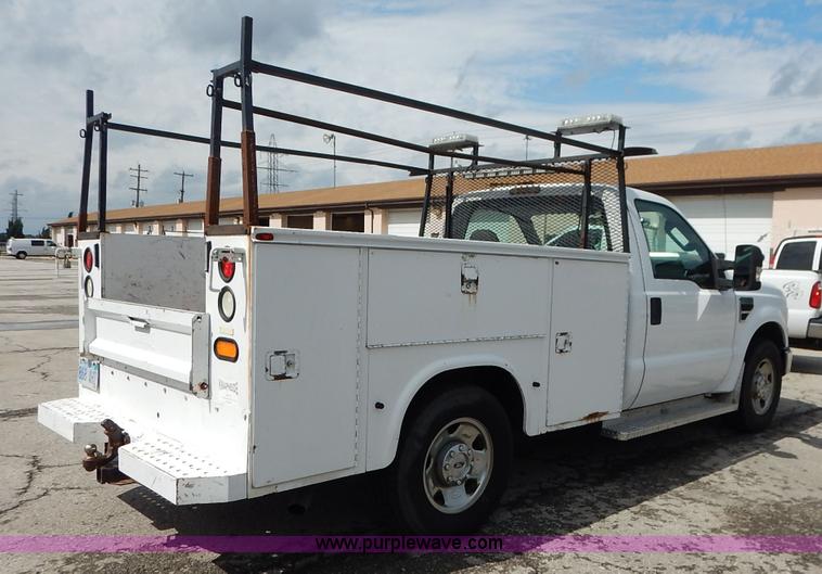 image for item J6406 2008 Ford F250 utility truck