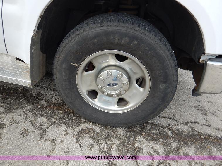 image for item J6406 2008 Ford F250 utility truck