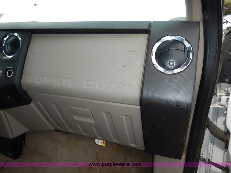 image for item J6406 2008 Ford F250 utility truck