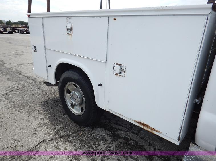 image for item J6406 2008 Ford F250 utility truck