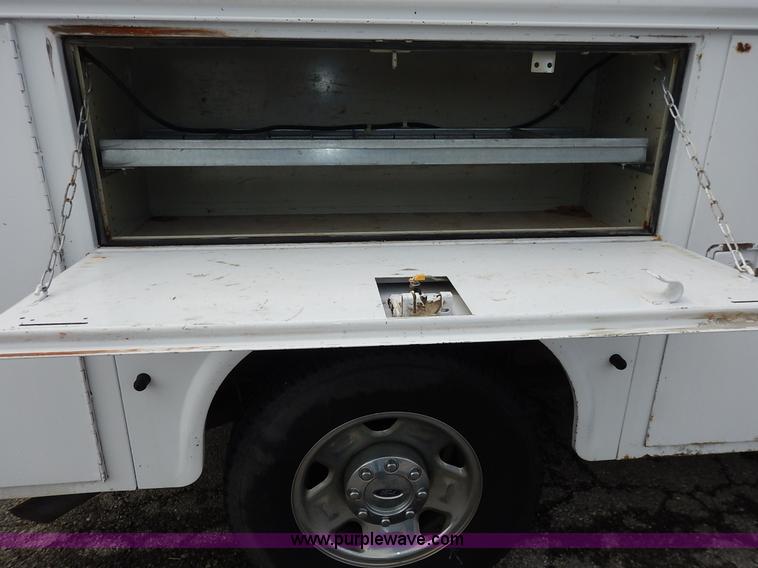 image for item J6406 2008 Ford F250 utility truck