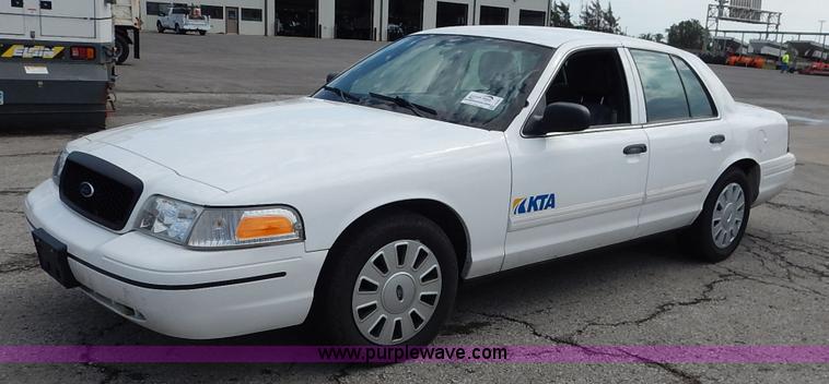 image for item J6407 2011 Ford Crown Victoria Police Interceptor