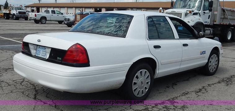 image for item J6407 2011 Ford Crown Victoria Police Interceptor