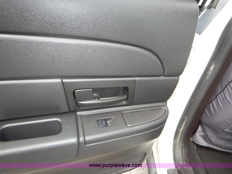 image for item J6407 2011 Ford Crown Victoria Police Interceptor