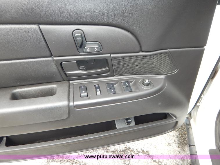 image for item J6407 2011 Ford Crown Victoria Police Interceptor