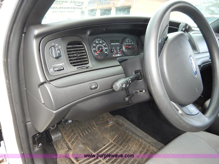 image for item J6407 2011 Ford Crown Victoria Police Interceptor